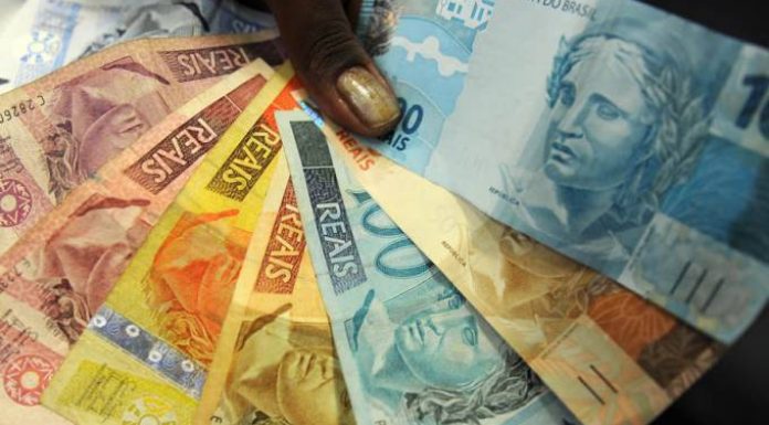 Governo diminui estimativa do salário mínimo para R$ 1.031 em 2020