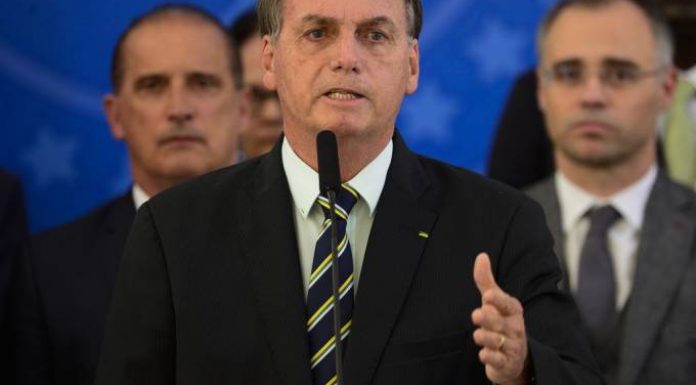 Bolsonaro diz não ter visto agressão em protesto e culpa “infiltrados”