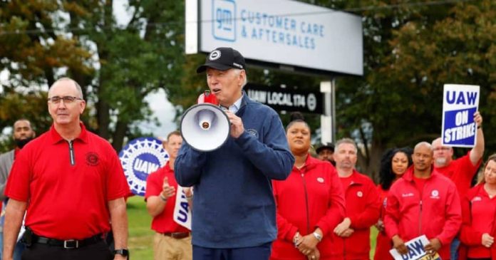 EUA: greve das montadoras atinge novas fábricas da GM e Ford