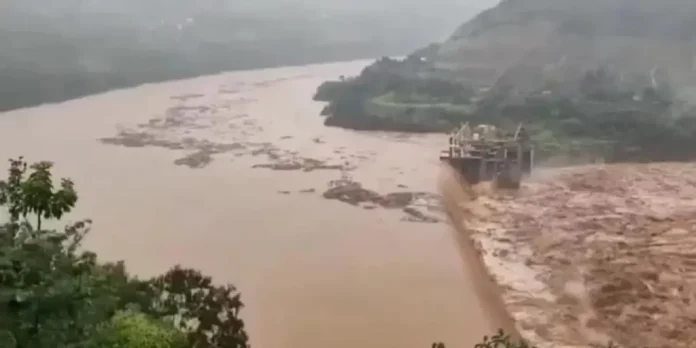 Barragem em Bento Gonçalves colapsou