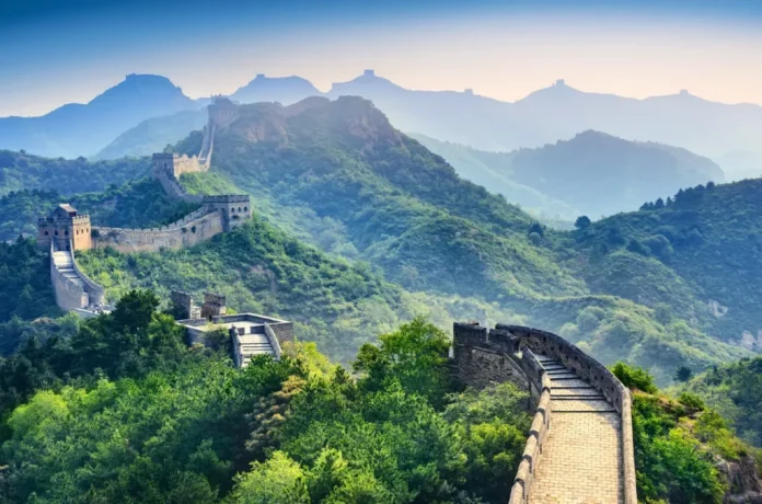 Grande Muralha da China (Crédito: aphotostory/Shutterstock)