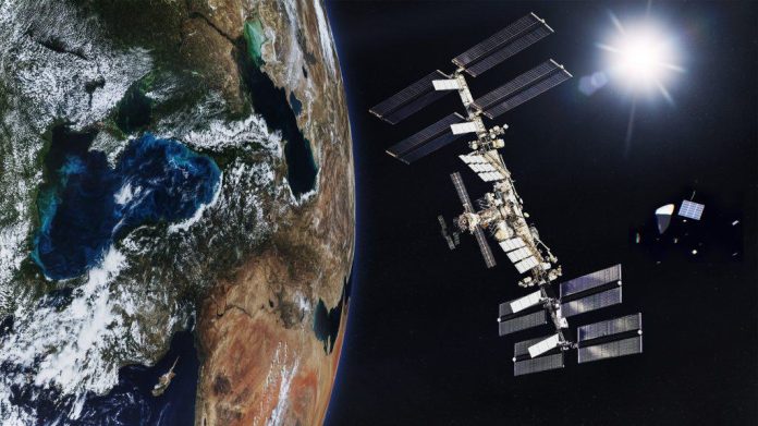 Manobras para desviar de lixo espacial vão se tornar constantes para a ISS