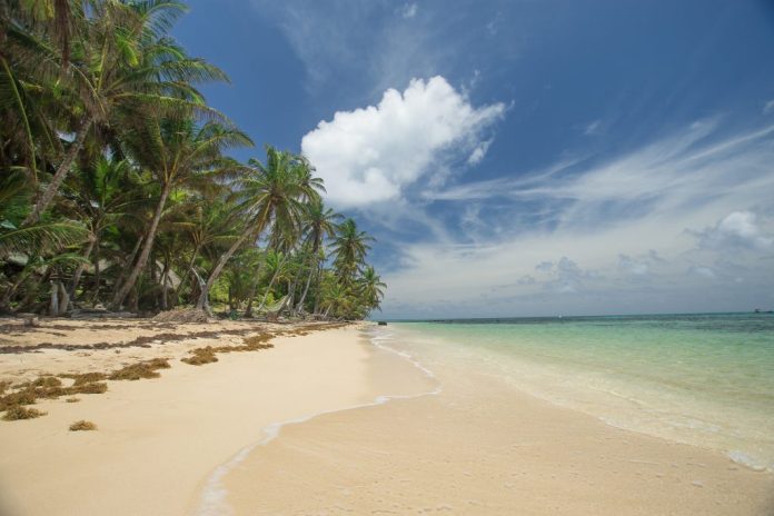 Praia no Mar do Caribe