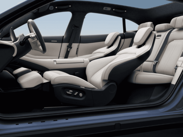 Xiaomi lança seu primeiro SUV elétrico com recarga em 15 minutos