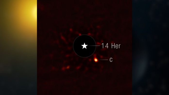 Imagem do exoplaneta 14 Her c capturada pelo telescópio James Webb
