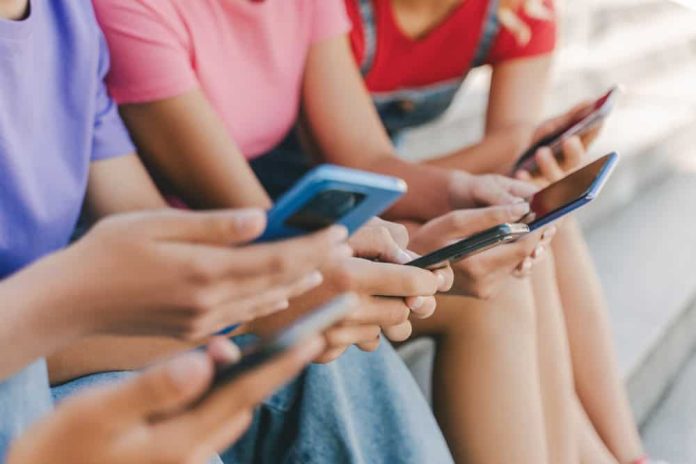 Crianças, privacidade, redes sociais