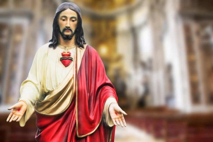 Pintura de Jesus Cristo crucificado perdida há séculos é encontrada em Paris