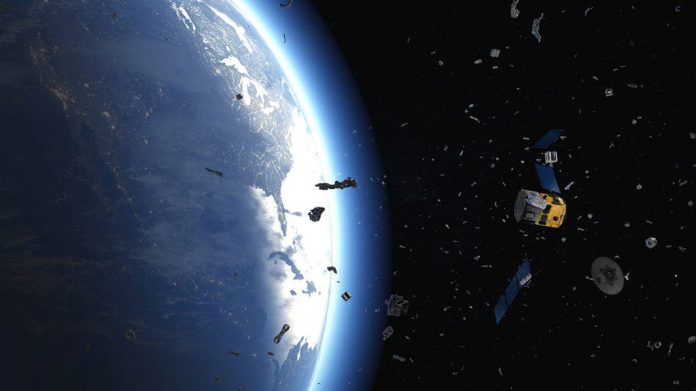 Satélite russo se fragmenta e gera alerta de detritos