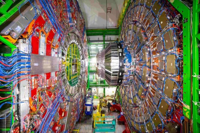 Grande Colisor de Hádrons (Large Hadron Collider)