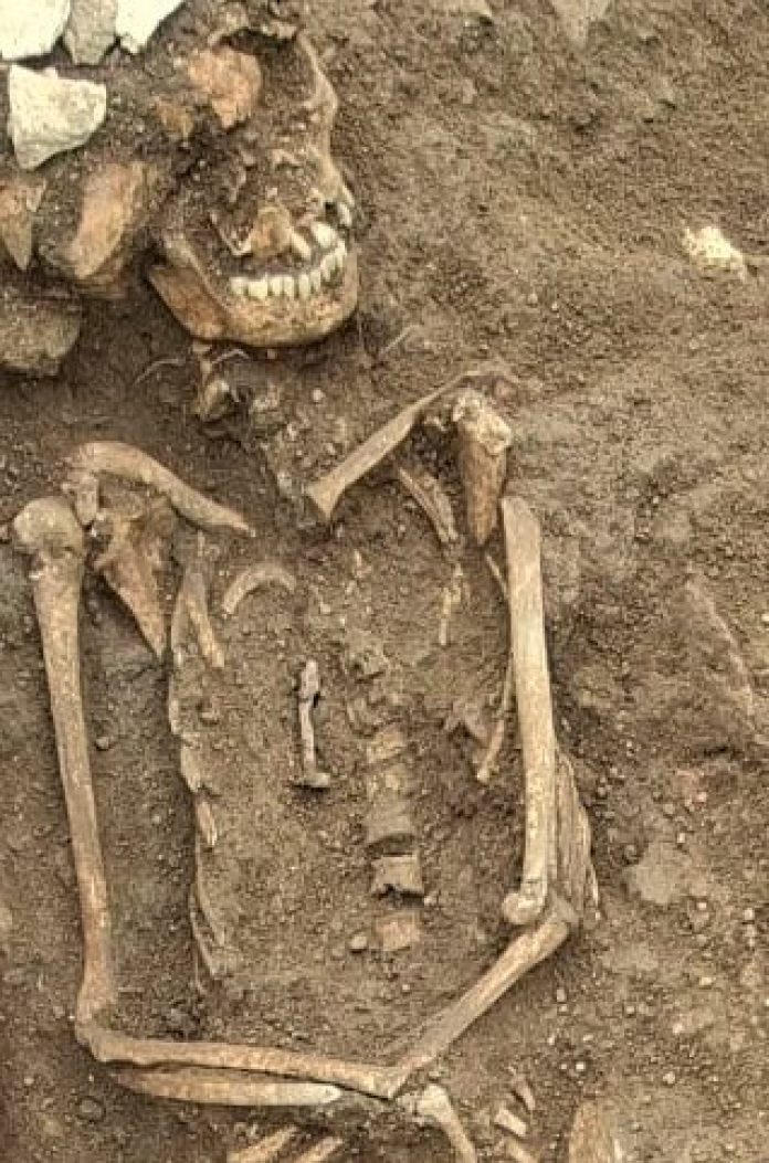 Descobertos pregos de 1.800 anos em cemitério romano com propósito misterioso